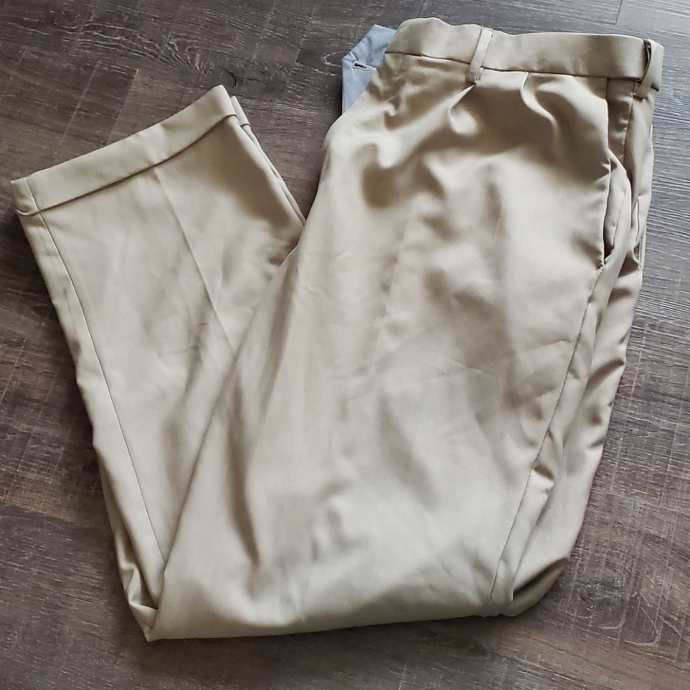 Haggar Tan Pleated/ Cuffed Dress Pants 38x32